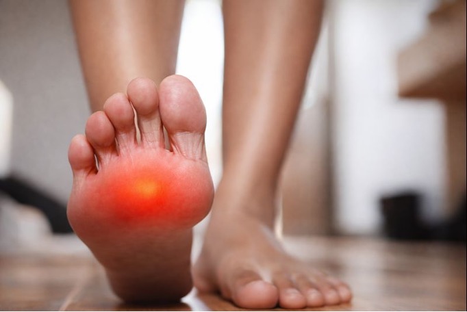 Toe Joint Pain: When a Plantar Plate Tear Is the Cause 1 plantar tear